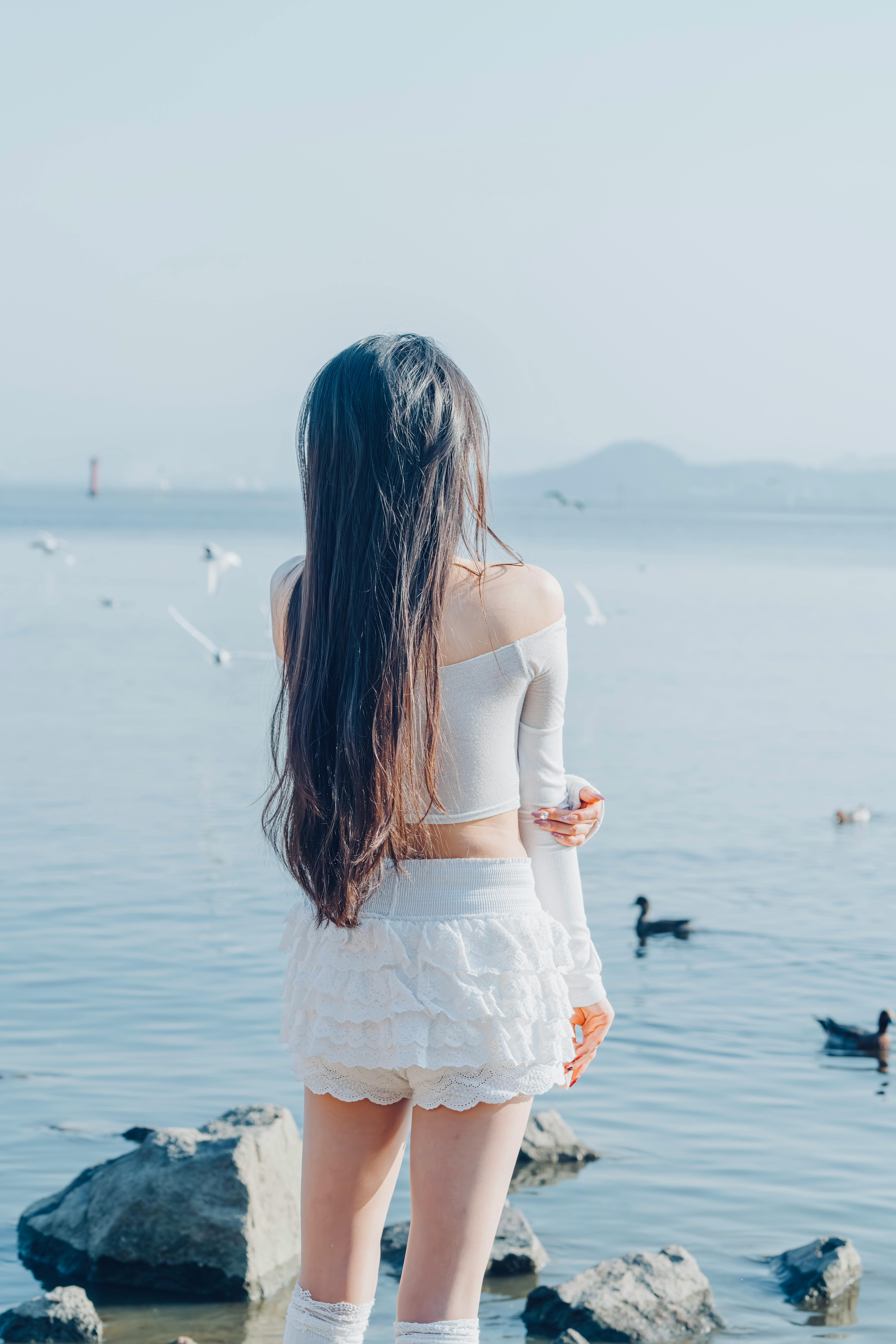 Orange Ocean 往期作品：明亮与冷静的反差对照