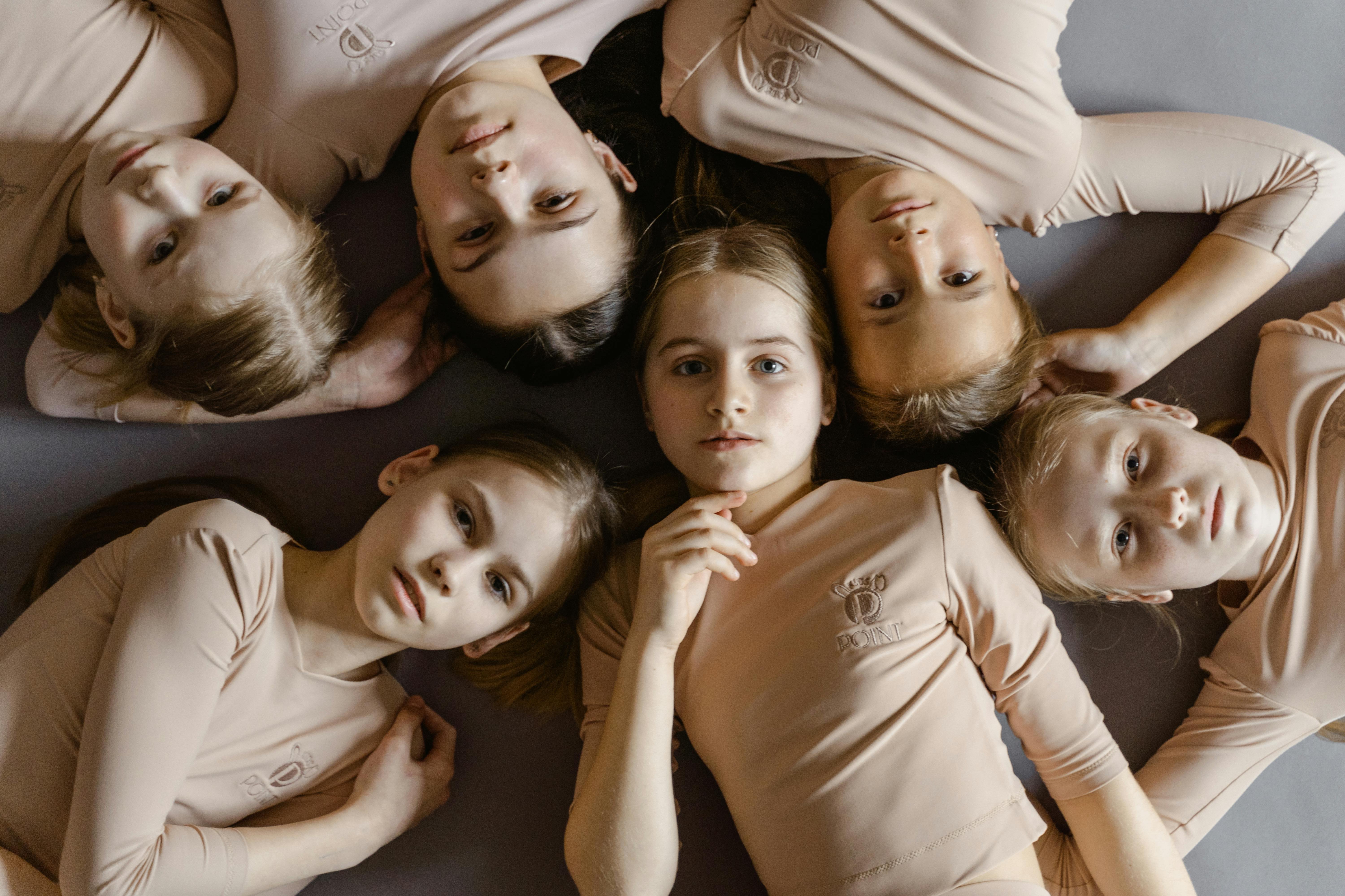 《无声的浪》海报图