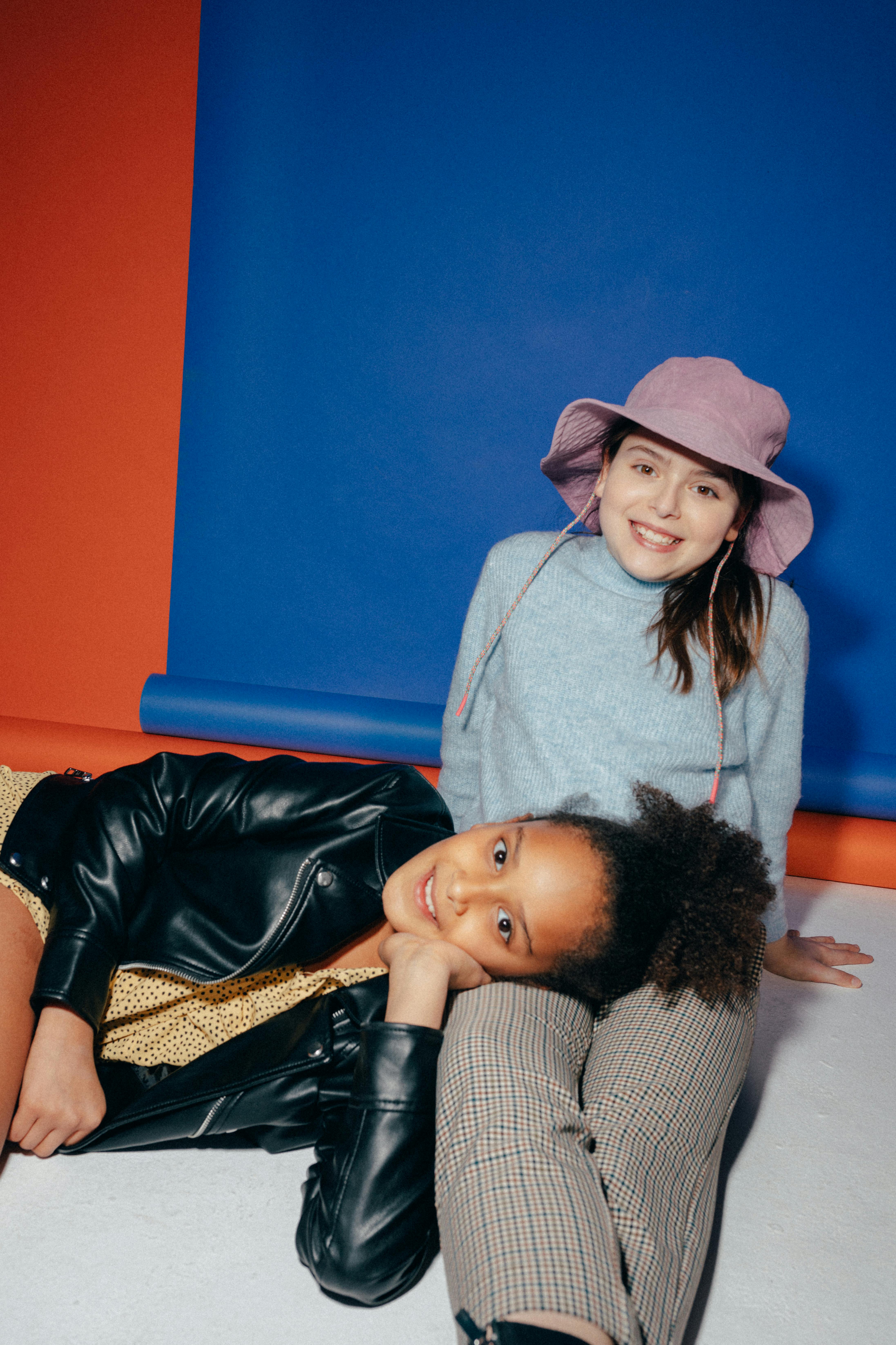 《霓雨机甲》海报图